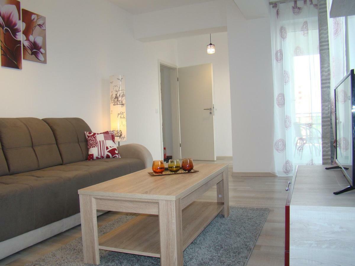 Eme Apartments Brasov Ngoại thất bức ảnh