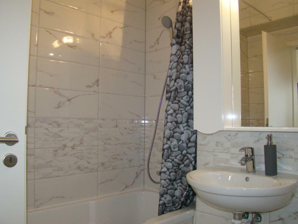 Eme Apartments Brasov Ngoại thất bức ảnh