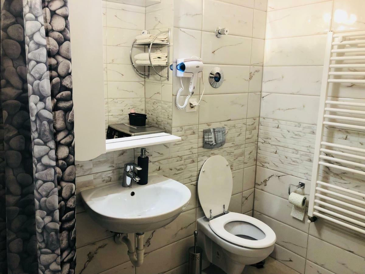 Eme Apartments Brasov Ngoại thất bức ảnh